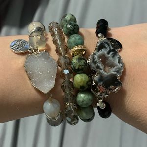 Kinsley Armelle Stack